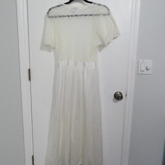 Cinema Etoile Womens Sz M Off White Long Line Nylon Wrap Dress Vintage Nightgown - Picture 2 of 9